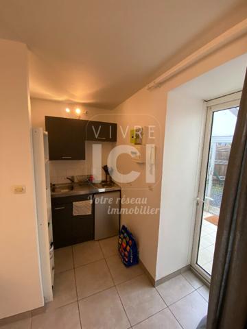 Studio Sainte-Luce centre 20.29m² avec jardinet, place de stationnement.