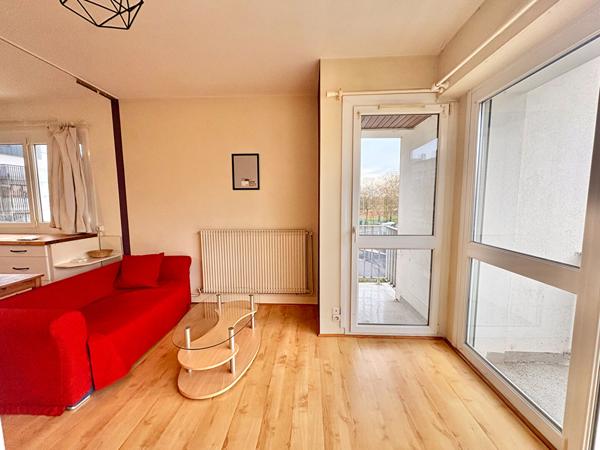 Studio Sainte-Luce centre 20.29m² avec jardinet, place de stationnement.