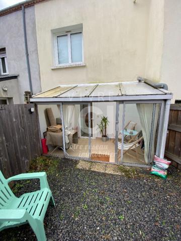 Studio Sainte-Luce centre 20.29m² avec jardinet, place de stationnement.