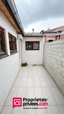 Maison de ville AUCUN TRAVAUX - 2 chambres + bureau + cour - La Chapelle d'Armentieres - 69 m2