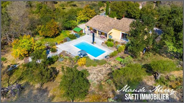 Villa 120 m2 habitable - 3 ch et 2 pièces d'eau - dépendance de 12 m2 aménagée en une quatrième chambre - piscine - environnement idyllique en pleine nature - bordure zone naturelle - terrain 3000 m2