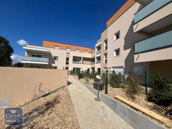 Appartement à louer 4 pièces 82.01m² Mionnay (01390)