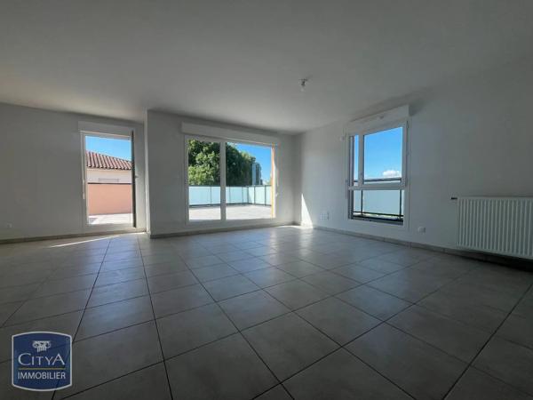 Appartement à louer 4 pièces 82.01m² Mionnay (01390)