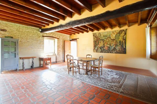 Propriété 2 maisons, Loiret, 322m², 8 chambres, jardin clos, Pierres