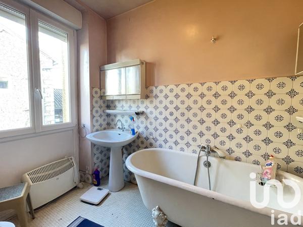 Maison 8 pièces de 202 m² à Sauzé-Vaussais (79190)