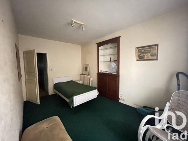 Maison 8 pièces de 202 m² à Sauzé-Vaussais (79190)