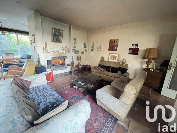 Maison 8 pièces de 202 m² à Sauzé-Vaussais (79190)