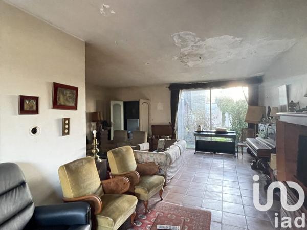 Maison 8 pièces de 202 m² à Sauzé-Vaussais (79190)