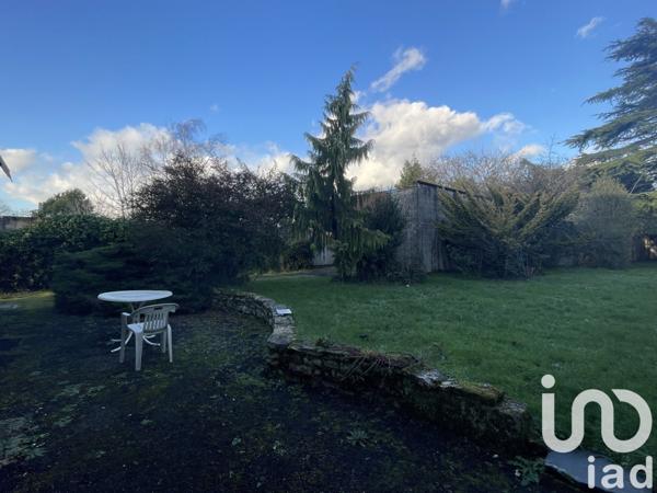 Maison 8 pièces de 202 m² à Sauzé-Vaussais (79190)