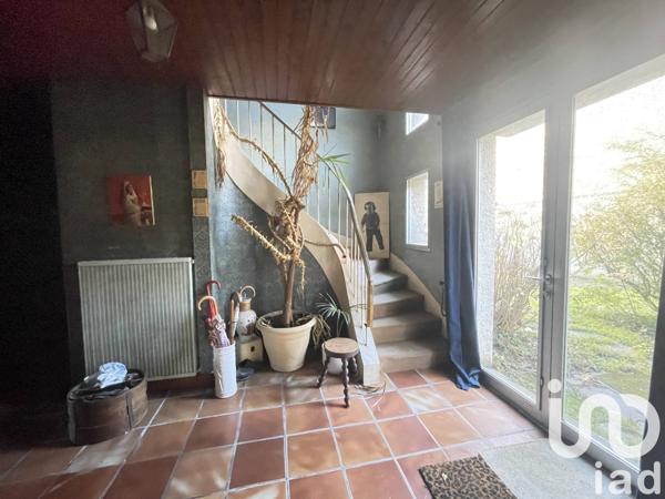 Maison 8 pièces de 202 m² à Sauzé-Vaussais (79190)
