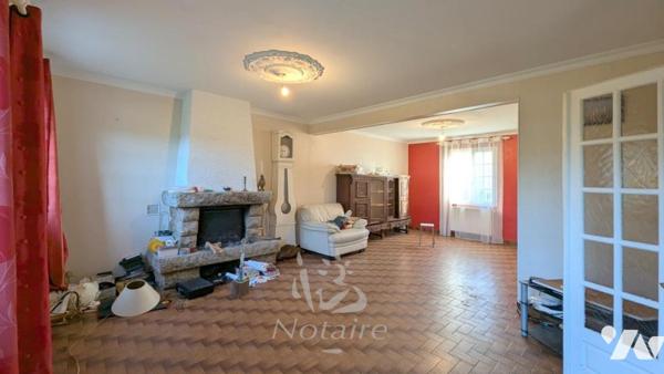 Plouescat, proche plages, maison de 8 pièces avec 2 garages, carport double et jardin