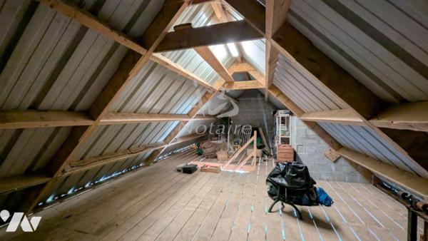 Plouescat, proche plages, maison de 8 pièces avec 2 garages, carport double et jardin