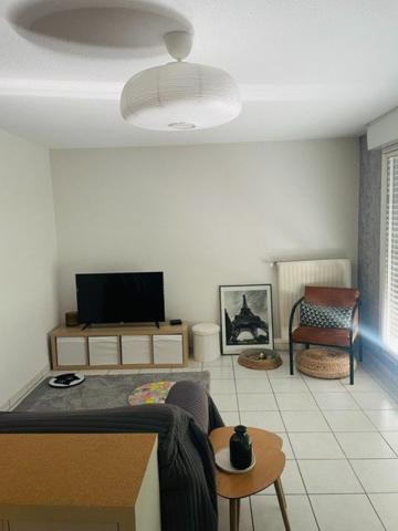 Résidence très calme appartement avec très belle terrasse 10 m²