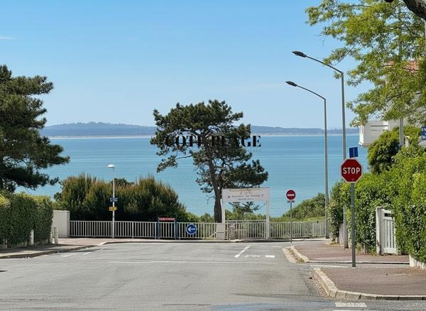 Royan (17200) Royan- Plage du Chay- Appartement T4 90 m2- Garage
