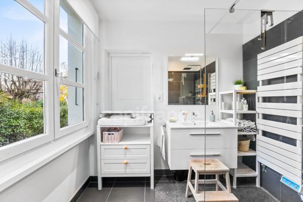 Maison à vendre 6 pièces DIVONNE LES BAINS (01) - garage, cave, buanderie, jardin