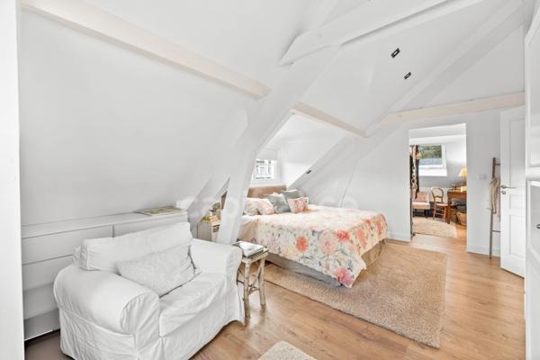 Maison à vendre 6 pièces DIVONNE LES BAINS (01) - garage, cave, buanderie, jardin