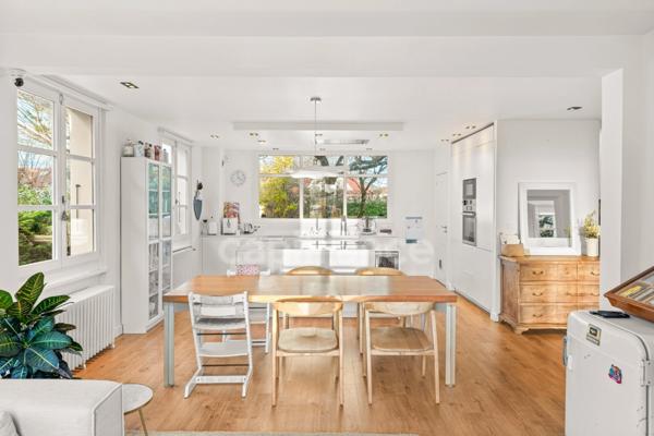 Maison à vendre 6 pièces DIVONNE LES BAINS (01) - garage, cave, buanderie, jardin