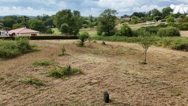 Terrain à lotir, centre village
