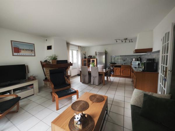 En ville, au calme, maison 3 chambres avec jardin clos