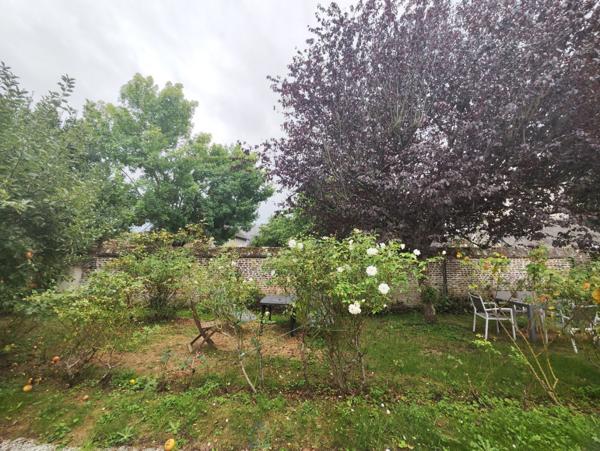 En ville, au calme, maison 3 chambres avec jardin clos