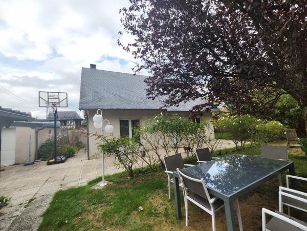 En ville, au calme, maison 3 chambres avec jardin clos