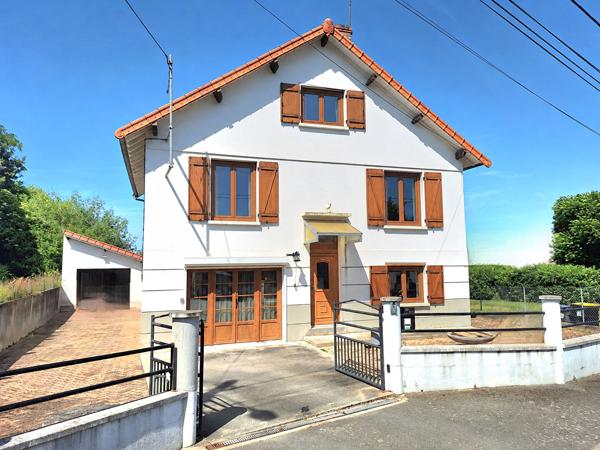 A vendre Maison de charme 5 chambres 118 m2 secteur calme et prisé Montlucon