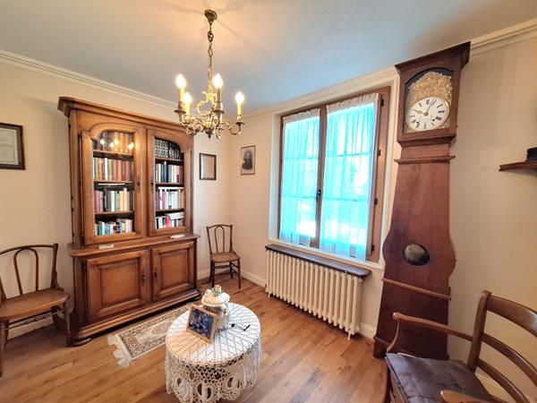 A vendre Maison de charme 5 chambres 118 m2 secteur calme et prisé Montlucon