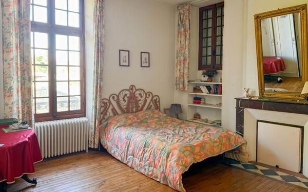 Maison à vendre    7 pièces •  Condom