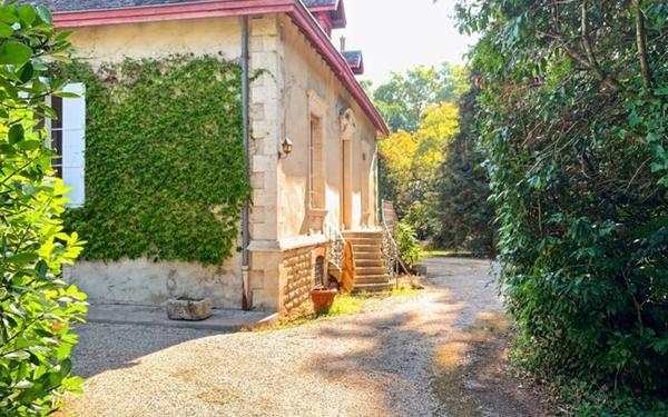 Maison à vendre    7 pièces •  Condom