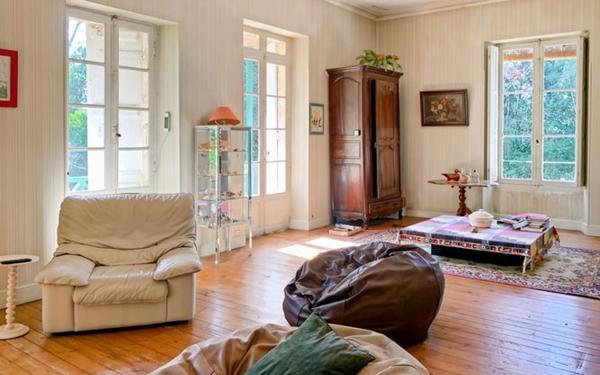 Maison à vendre    7 pièces •  Condom