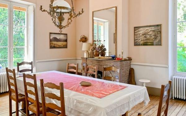 Maison à vendre    7 pièces •  Condom