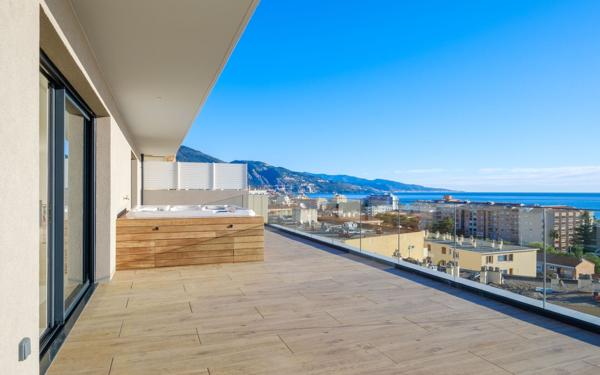 Appartement à vendre    4 pièces •  Roquebrune-Cap-Martin