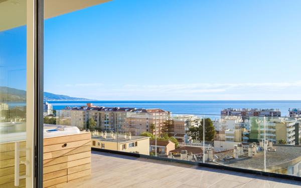 Appartement à vendre    4 pièces •  Roquebrune-Cap-Martin