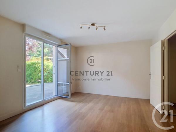 Appartement F3 à vendre  3 pièces - 76,76 m 2   CREPY EN VALOIS  - 60