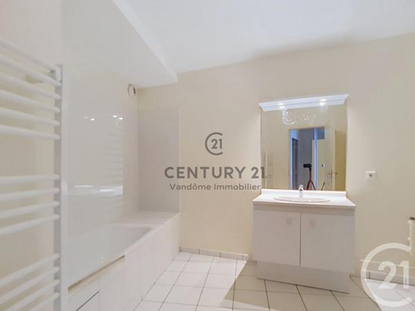 Appartement F3 à vendre  3 pièces - 76,76 m 2   CREPY EN VALOIS  - 60
