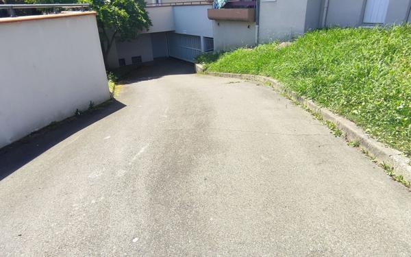 Stationnement à louer    Tarbes