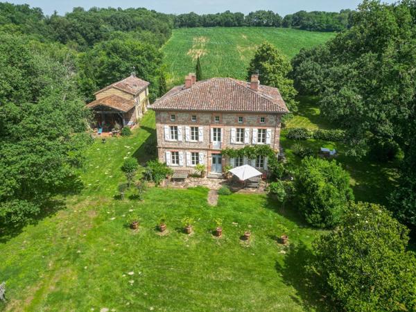 Vente Maison de maître Lherm 17 Pièces 484 m²