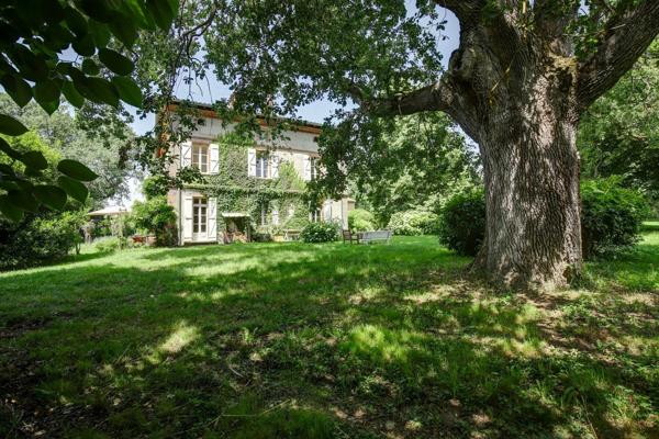 Vente Maison de maître Lherm 17 Pièces 484 m²