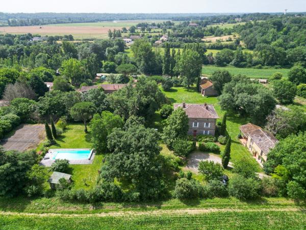 Vente Maison de maître Lherm 17 Pièces 484 m²