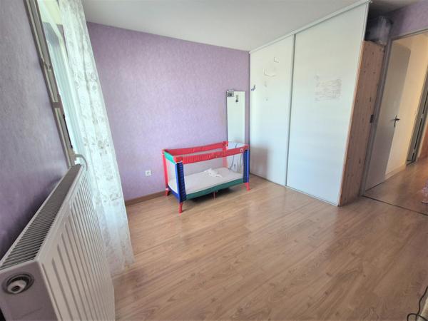 Grenoble / Nouveauté – Duplex T4 de 99 m² en dernier étage avec salle de jeu et terrasse avec vue montagne