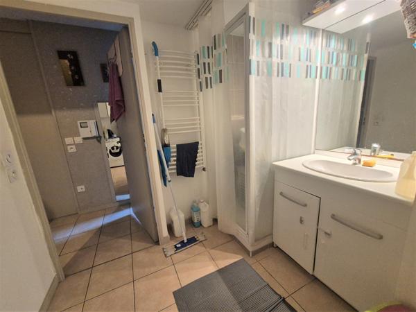 Grenoble / Nouveauté – Duplex T4 de 99 m² en dernier étage avec salle de jeu et terrasse avec vue montagne