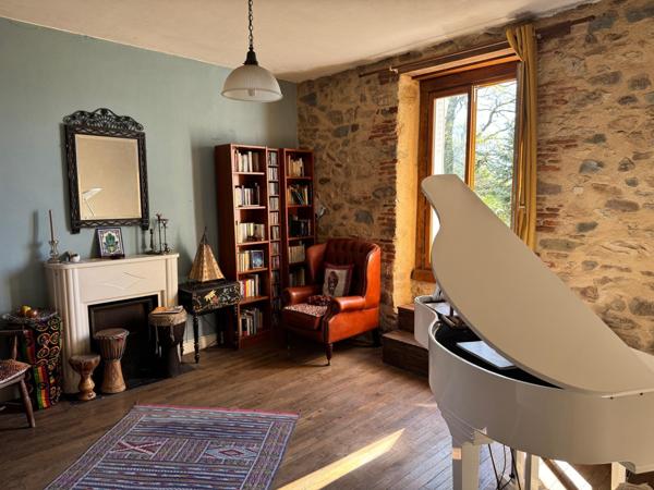 Ensemble en pierre sur plus de 6 Hectares attenants - Projets multiples