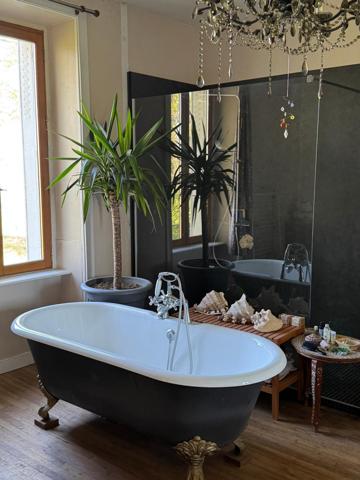 Ensemble en pierre sur plus de 6 Hectares attenants - Projets multiples