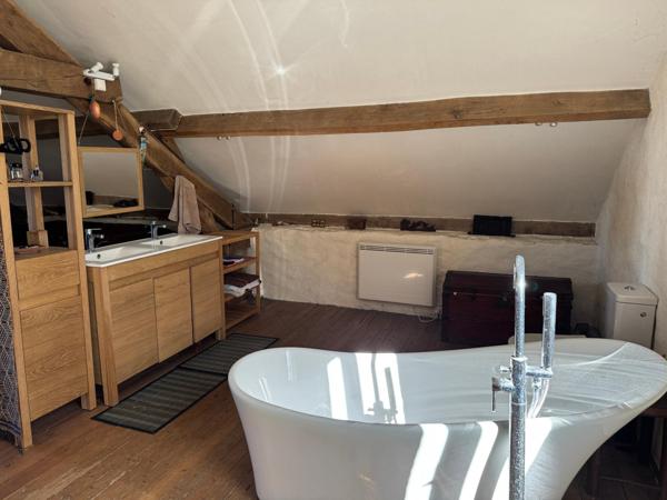 Ensemble en pierre sur plus de 6 Hectares attenants - Projets multiples