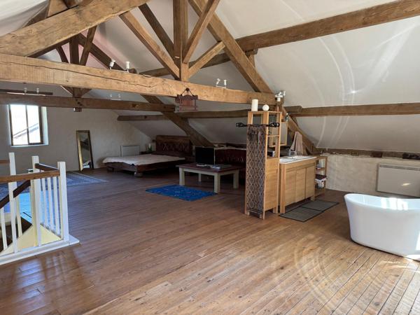 Ensemble en pierre sur plus de 6 Hectares attenants - Projets multiples