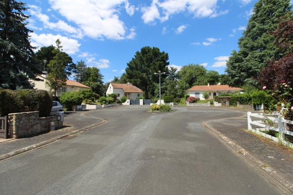JOLI PAVILLON SANS MITOYENNETÉ