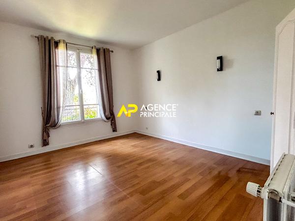 Sartrouville - La Croix Blanche - Maison 6 pièces 115 m² avec garage 599 000 € **  - Référence  9588