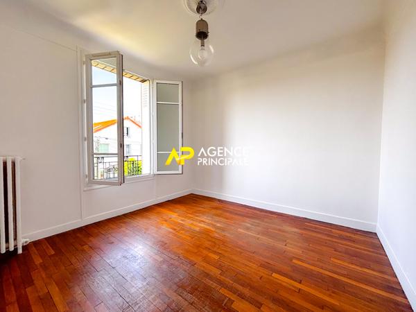 Sartrouville - La Croix Blanche - Maison 6 pièces 115 m² avec garage 599 000 € **  - Référence  9588