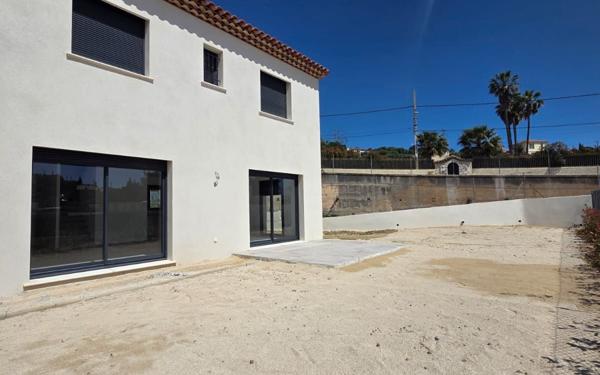 Maison à louer    4 pièces • 100 m2 Nice