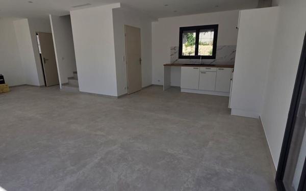 Maison à louer    4 pièces • 100 m2 Nice